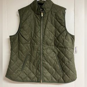Oldnavy Womens Quilted Vest in Green.